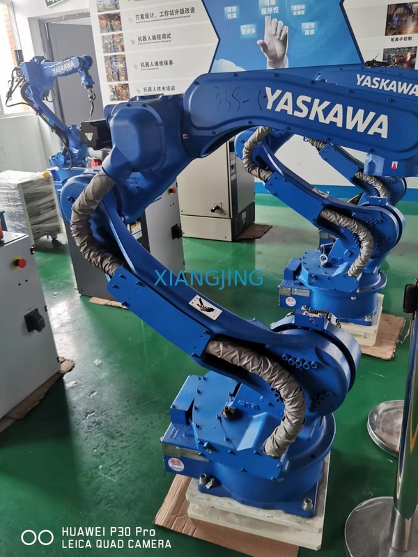 Используемый робот автоматной сварки оси Yaskawa AR1440 6 и быстрый и точный робот дуговой сварки с регулятором робота YRC1000
